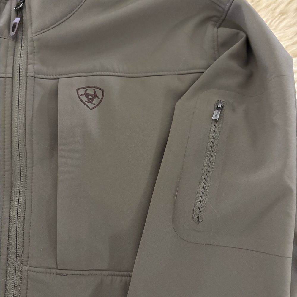 Ariat Light Brown Softshell Water and Wind Resistant Performance Jacket - Picture 6 of 9